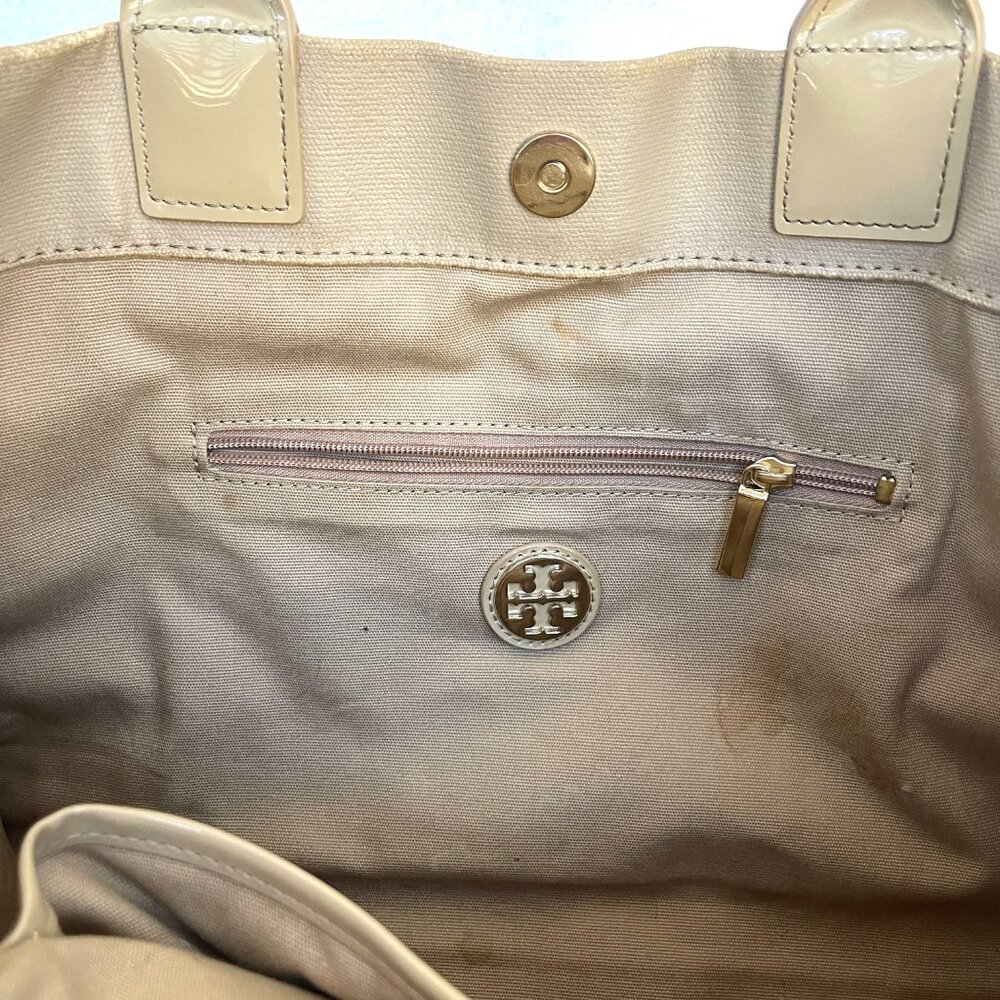 Tory Burch Nude Coated canvas and patent leather Ella tote bag - Picture 6 of 17